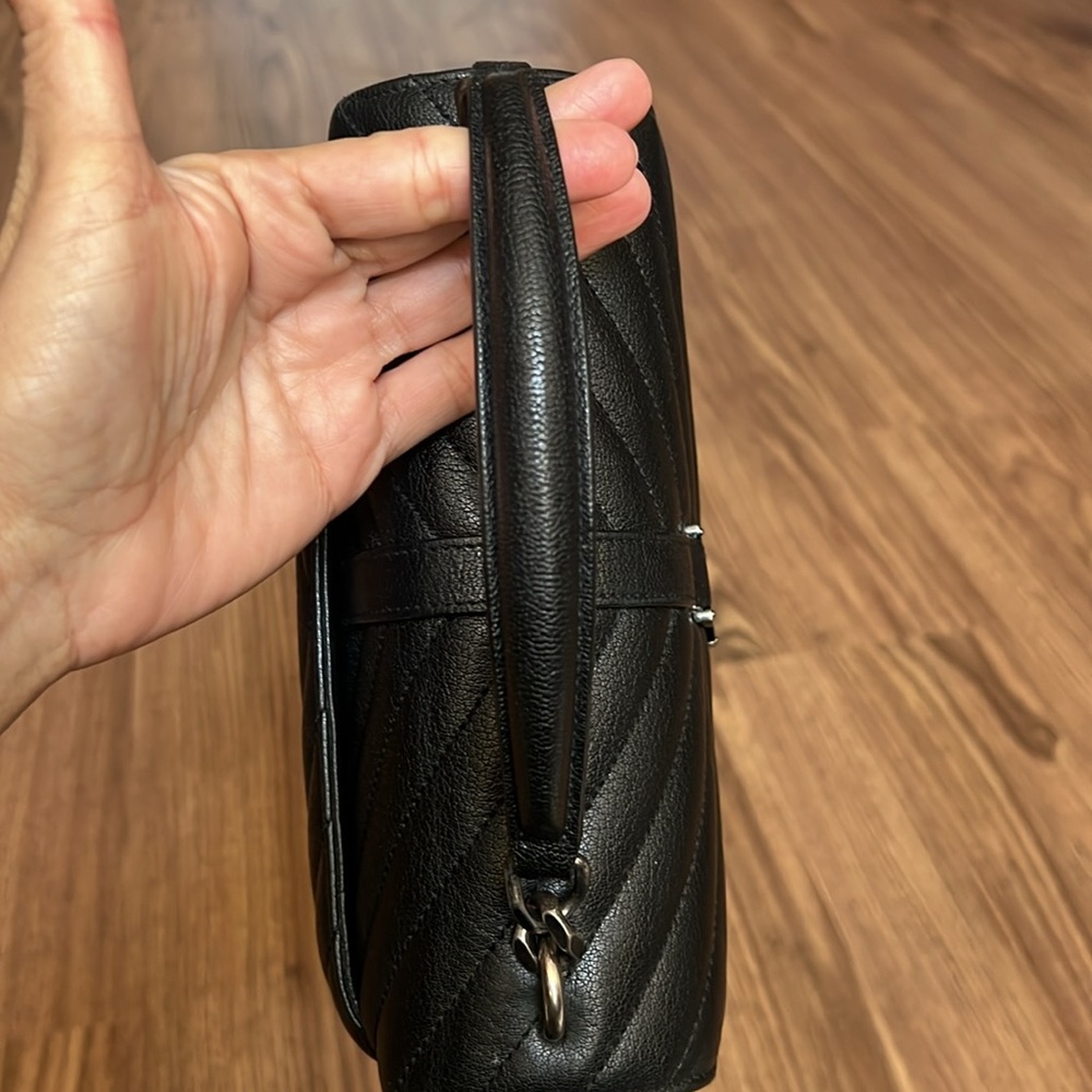 A113- 💯% authentic YSL College medium bag - Picture 13 of 17
